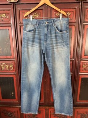 Zara Light Blue Relaxed-Fit Jeans